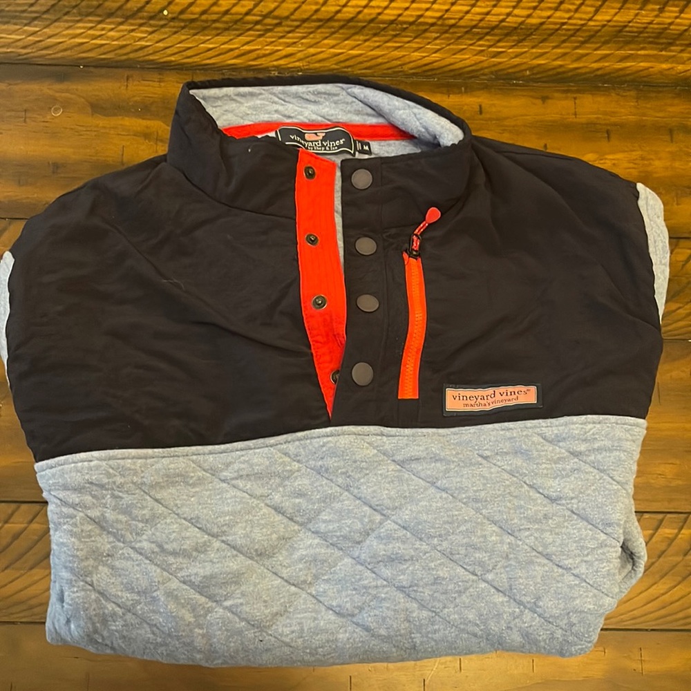 Vineyard Vines 1/4 button down sweatshirt